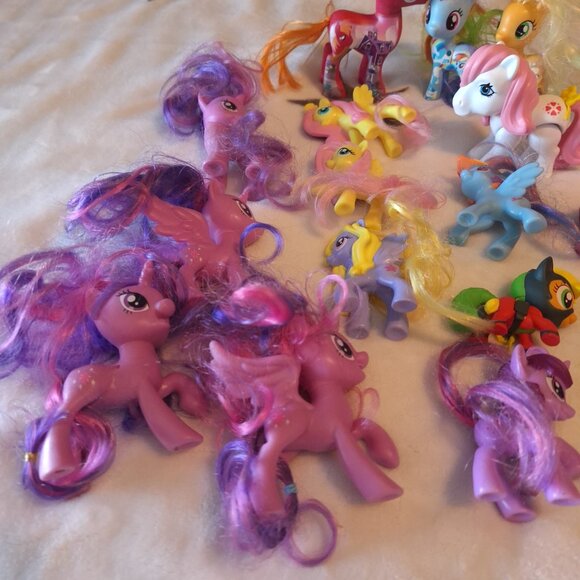 My Little Pony Lot of 20 Assorted Sizes & Years MLP The Loyal Subjects - Picture 2 of 7